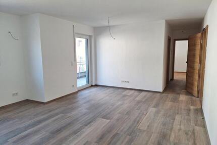 Helle 2-Zimmer-Whg (M1+M2) mit Aufzug, Balkon und Einbauküche - Pfarrkirchen