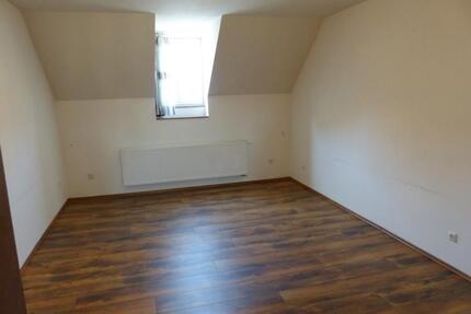 Große 4 Zimmer Wohnung mit Küche und Bad - Kaiserslautern Engelshof