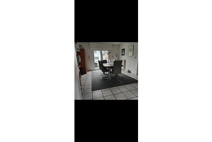 Wohngemeinschaft Zimmer im Haus ca 55qm - Bergisch Gladbach Gronau