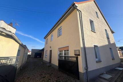 Top-Gelegenheit! Ehemaliger Landwirtschaftlicher Betrieb mit Wohnhaus sucht neuen Besitzer! - Duchroth