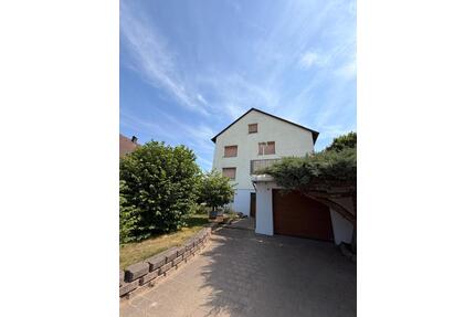 Großzügiges Zweifamilienhaus auf 1.500 m² Grundstück - Wain