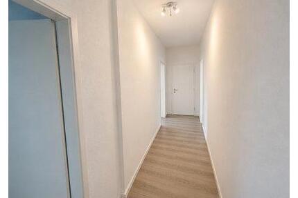 Große 2 Raum Wohnung im Erdgeschoss in der Nähe von Solequell mit separatem Eingang - Schönebeck (Elbe)