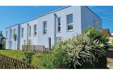 Ihr neues Zuhause in Heilsbronn, ein Raumwunder. Ihr Blick ins Grüne von Ihrem Sonnenbalkon