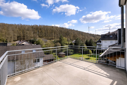 Gepflegte ca. 70 m² große ETW mit Tageslichtbad, großem Balkon und PKW- Stellplatz - Hagen Hohenlimburg