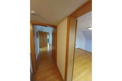 Neu renovierte, helle, ruhige Wohnung in Eitlbrunn bei Regenstauf