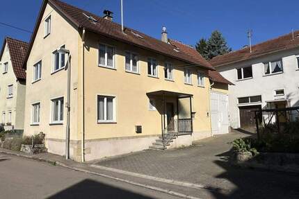 Sehr gepflegtes Haus mit Scheune im Zentrum von Ofterdingen - frei und sofort beziehbar !