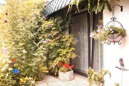 Großzügiger Winkelbungalow (Satteldach, Fußbodenheizung, Garage) - Soltau
