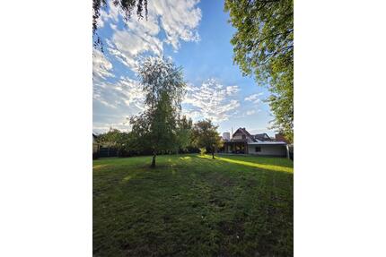 Freistehendes Einfamilienhaus mit großem Garten in Homburg