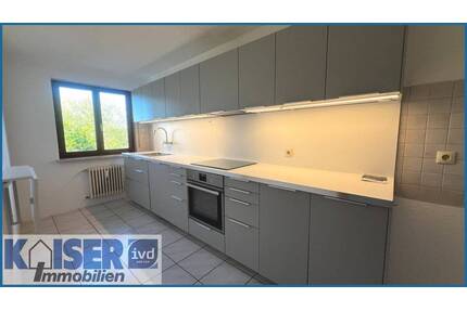 Attraktive 3,5-Zimmer-Wohnung mit Südwest-Balkon in Waldshut (Aarberg) - Waldshut-Tiengen