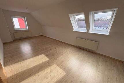 WAW44a 2-Raum WE im DG - 312,00&nbsp;EUR Kaltmiete, ca.&nbsp; 52,00&nbsp;m&sup2;&nbsp;Wohnfl&auml;che in Wermsdorf (PLZ: 04779) Mahlis