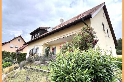 359.000,- für freies Zweifamilienhaus im Herzen der Fränkischen Schweiz mit atemberaubender Aussicht - Ahorntal Oberailsfeld