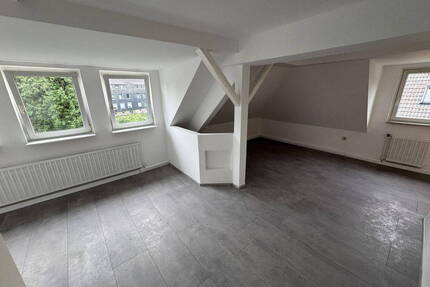 ERSTBEZUG AM HAHNERBERG: 2-3 ZIMMER WOHNUNG WHG - Wuppertal Cronenberg