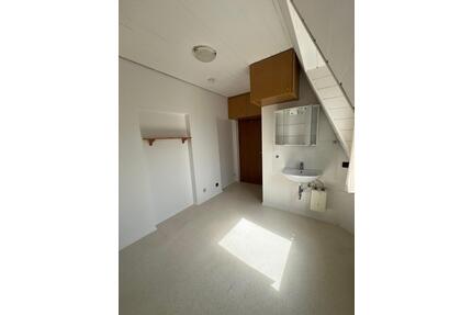 Kleines 1-Zimmerappartement ohne Dusche in Ffm-Sachsenhausen - Frankfurt am Main