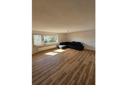 5,5 Zimmerwohnung mit großem Balkon Kamin Doppelgarage 144m² - Neuenstadt am Kocher