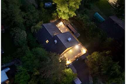 Haus zum Kaufen in Buch am Erlbach 997.000,00 € 270 m²