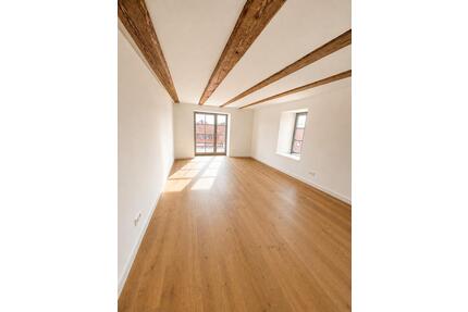 Helle 4-Zimmer-Wohnung mit Westbalkon und Küche - Buxheim