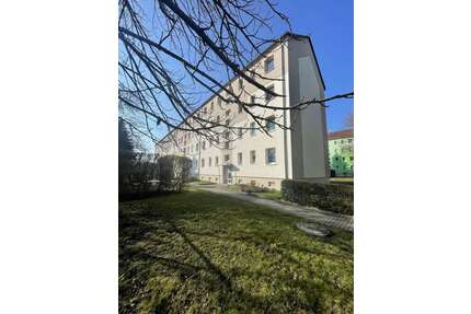 Wohnung zum Kaufen in Regis-Breitingen 63.000,00 € 58 m²