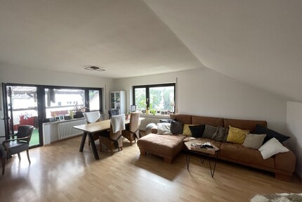 69 m² zum Wohlfühlen – Dachgeschosswohnung mit Stellplatz - Bad Honnef / Aegidienberg