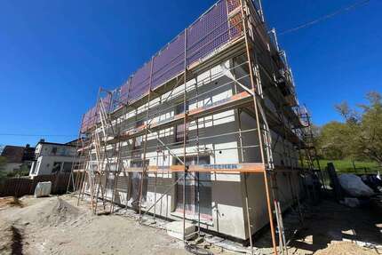 Haus zum Mieten in Wiesbaden 2.400,00 € 104 m²