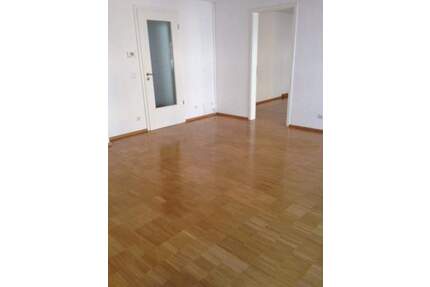 Moderne 3-Zimmer Wohnung mit Balkon in Nbg. Maxfeld Nähe U-Bahn Wohnung mieten - Nürnberg