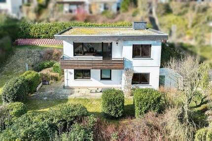 Familienidyll in ruhiger Lage: Großzügiges Einfamilienhaus in Schlangenbad Wambach