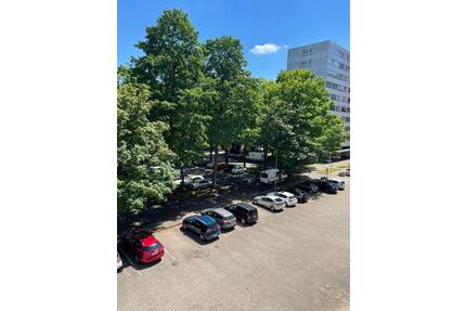 Familienfreundliche große 4Zi Wohnung mit Balkon Einbauküche Gäste-WC Aufzug teilmöbliert - Karlsruhe Wettersbach