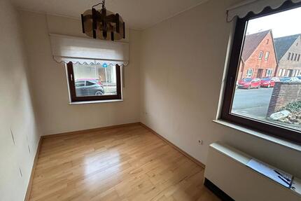 Geräumiges Stadthaus mit 6 Zimmern und Balkon im Herzen von Liebenau zu vermieten