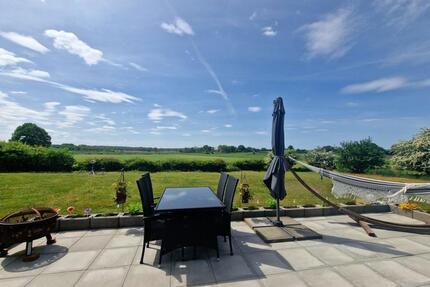 Kernsaniertes Einfamilienhaus mit großem Grundstück & Naturblick - Tellingstedt