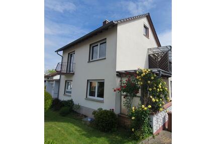 Zentral gelegenes 1-2 Familienhaus auf großem Grundstück Kelkheim - Kelkheim (Taunus)