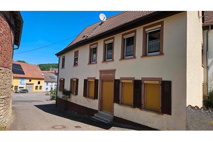 Einfamilienhaus Bauernhaus mit Scheune und Stallungen - Staudernheim