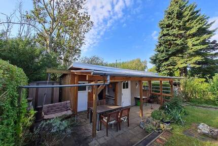 Zwei Wochenendbungalows in ruhiger Lage nahe Ostseestrand – Idyllische Freizeit-Oase in Glowe