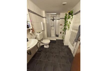 Schöne 3-Zimmer-Dachgeschosswohnung – 68 m² – ab 01.04. frei Neckarstraße 8, 42117 Wuppertal