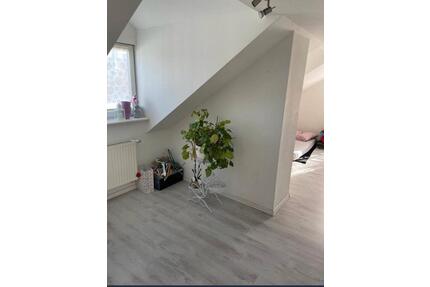 Schöne DG- Wohnung in TOP Lage - Nähe Uniklinikum Augsburg