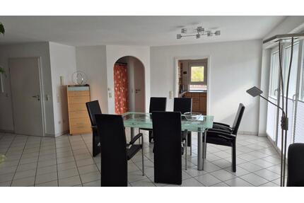 Attraktive 4,5-Zimmer-DG-Wohnung mit Balkon und herrl. Aussicht - Königsbach-Stein