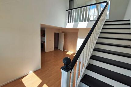 Großzügige Maisonette-Wohnung mit Elbblick (ca. 95 qm Nutzfläche) - Wedel