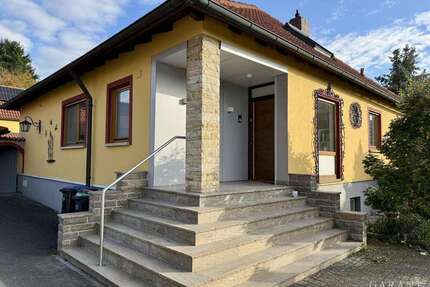 Haus zum Mieten in Iphofen 2.350,00 € 214 m²