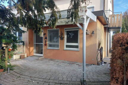 Schöne 4-Zimmer-Erdgeschosswohnung mit Terrasse, Einbauküche und Stellplatz in Neckarsulm - Neckarsulm-Amorbach