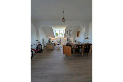 Helle DG-Wohnung mit flexibler Raumgestaltung und Blick ins Grüne - Itzehoe