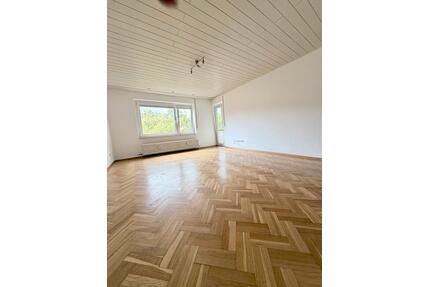 2,5 Zimmer Wohnung m. Balkon, Garage in Metzingen, provisionsfrei