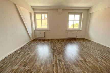 6 Zimmer Wohnung, 2 Bäder, Wohnküche, Uni nah, WG-tauglich, ruhig - Halle (Saale)