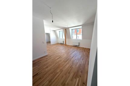 Erstbezug im neu ausgebauten Dachgeschoss: 2 Zimmer in Schöneberg - Berlin Tempelhof-Schöneberg