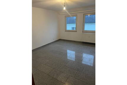 Schöne stadtzentrale2-Zimmer Dachgeschosswohnung,frisch renoviert,Garage,ab sofort - Lüdenscheid