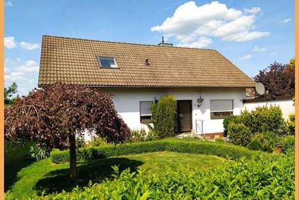 689.000,- für 200 qm Haus mit Potential für zwei Wohneinheiten oder für Selbständigkeit (z.B. Büro) - Langenzenn