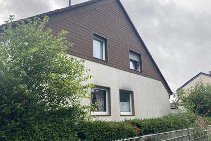 GEPFLEGTES ZWEIFAMILIENHAUS MIT PLATZ FÜR DIE GESAMTE FAMILIE - Bergkamen