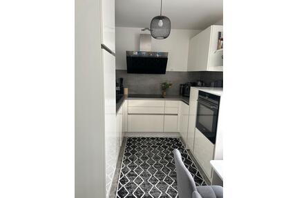 4,5-Zimmer Wohnung mit Balkon, Gemeinschaftsgarten OHNE Provisio - Augsburg Lechhausen