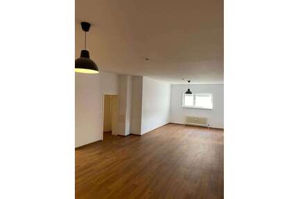 Wohnung zum Kaufen in Karlsruhe 225.000,00 € 97 m²