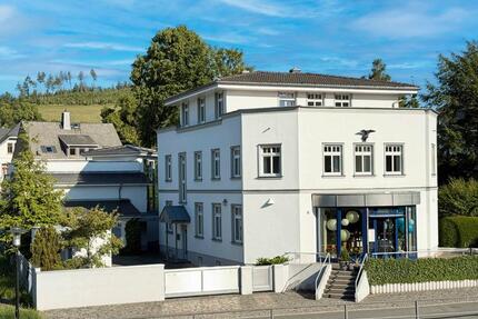 Wohn- und Geschäftshaus mit Nebengebäude - Thalheim/Erzgebirge