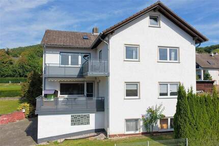 Geräumiges Ein- bis Zweifamilienhaus in sehr ruhiger Lage und wunderschöner Aussicht - Meinhard Motzenrode