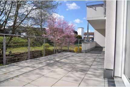 Sonnenverwöhnte 4-Zi.-Wohnung mit grosser TerrasseBalkon - Aldingen
