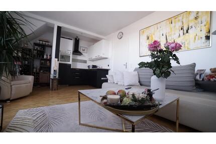 Stilvolle Maisonettewohnung mit Penthouse-Flair Schwabing - München Schwabing-Freimann